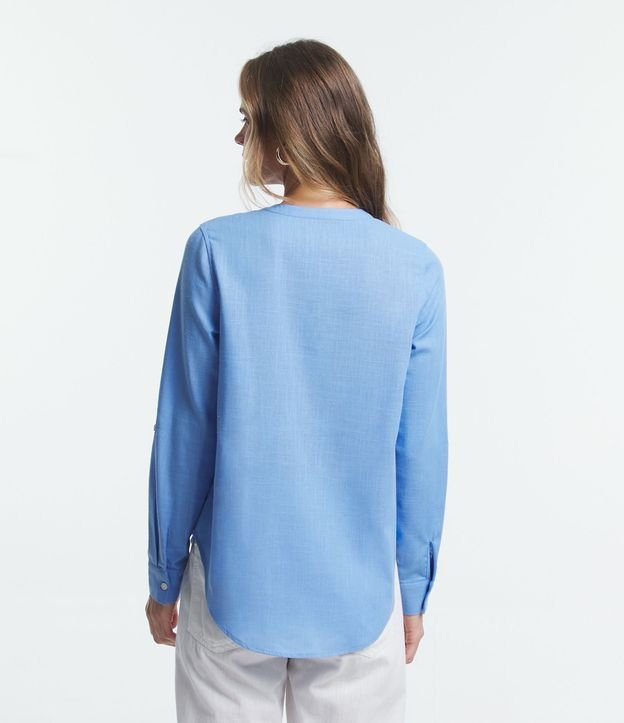 Camisa em Viscolinho com Abotoamento Frontal Azul 5