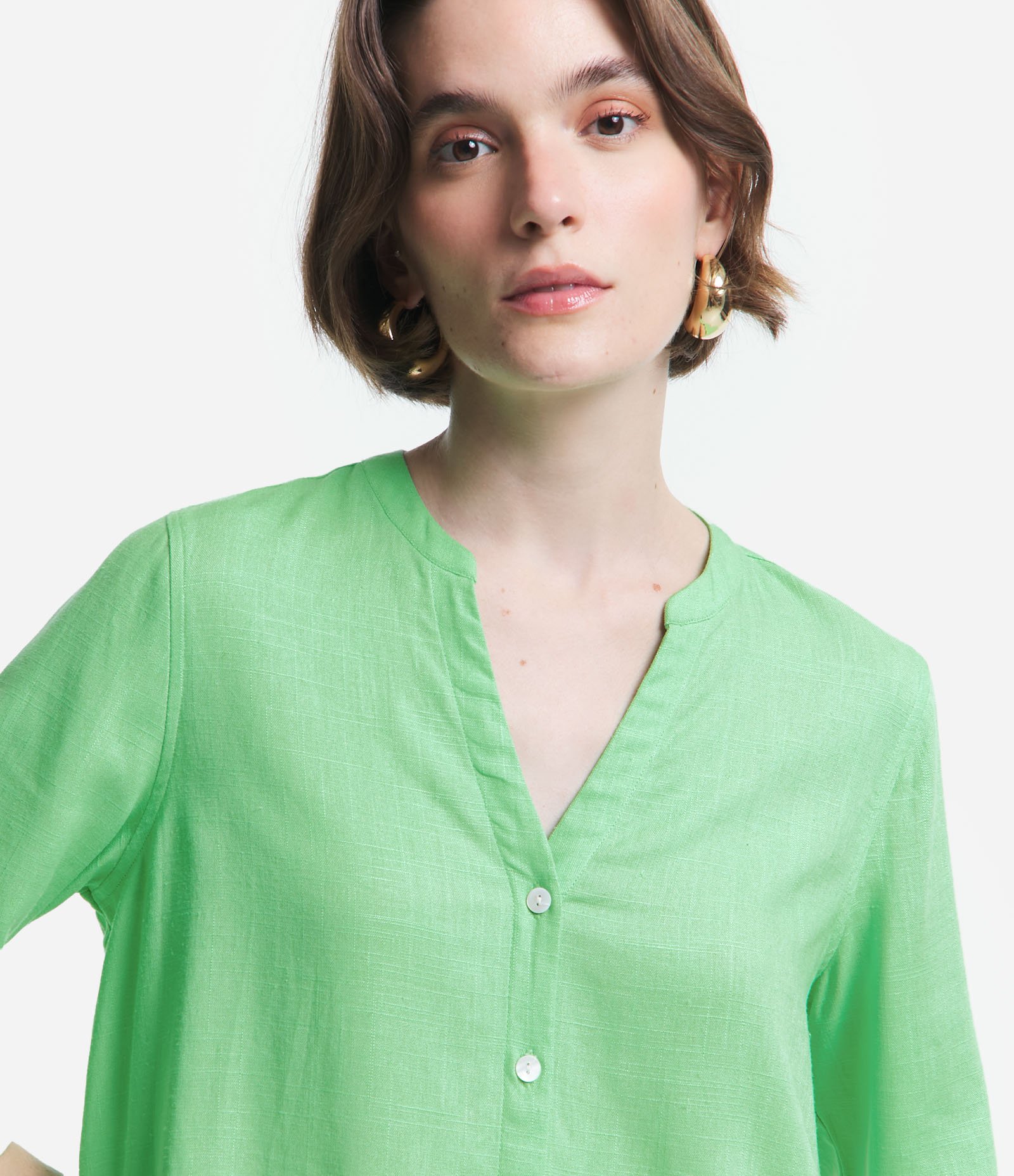 Camisa em Viscolinho com Abotoamento Frontal 3