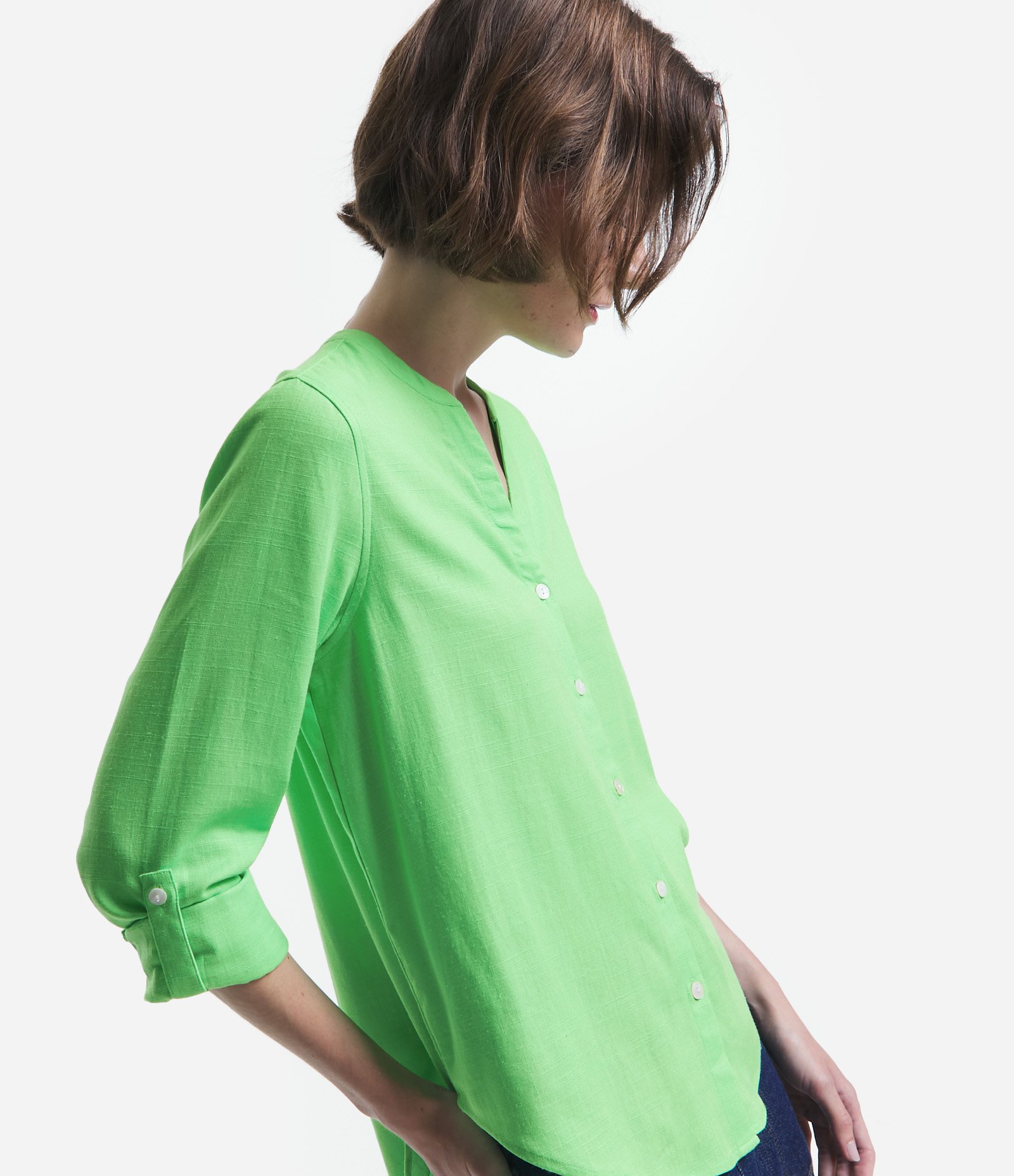 Camisa em Viscolinho com Abotoamento Frontal 4