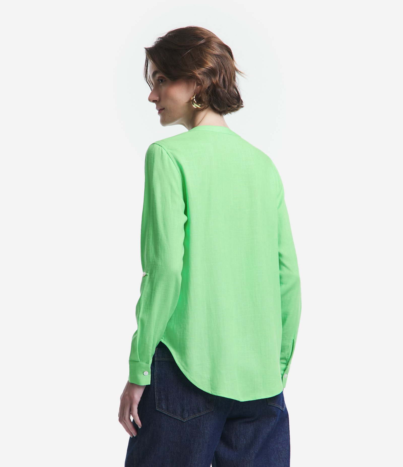 Camisa em Viscolinho com Abotoamento Frontal 5