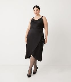 Vestido Midi em Cetim com Transpasse e Textura Acetinada Curve & Plus Size