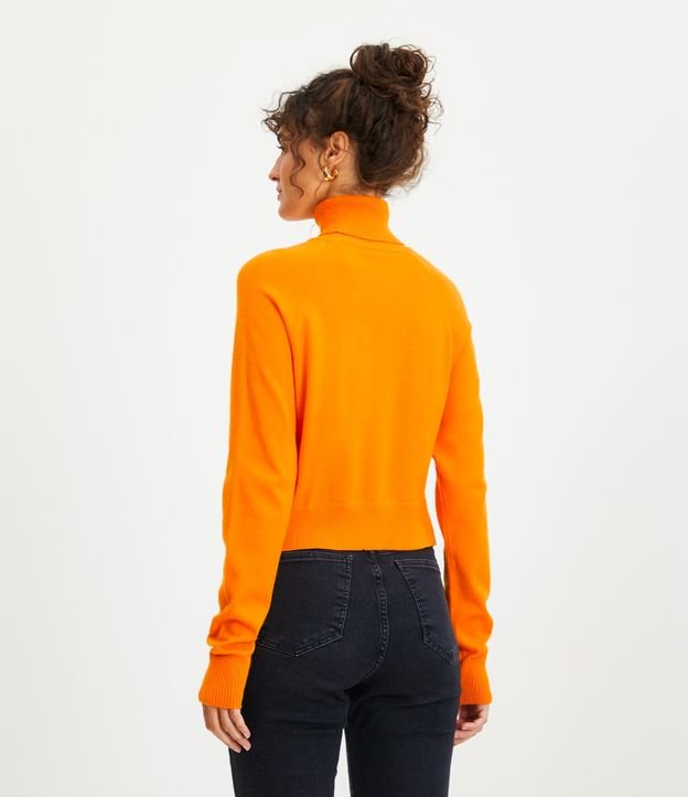 Blusa en Punto con Cuello Alto Naranja 3