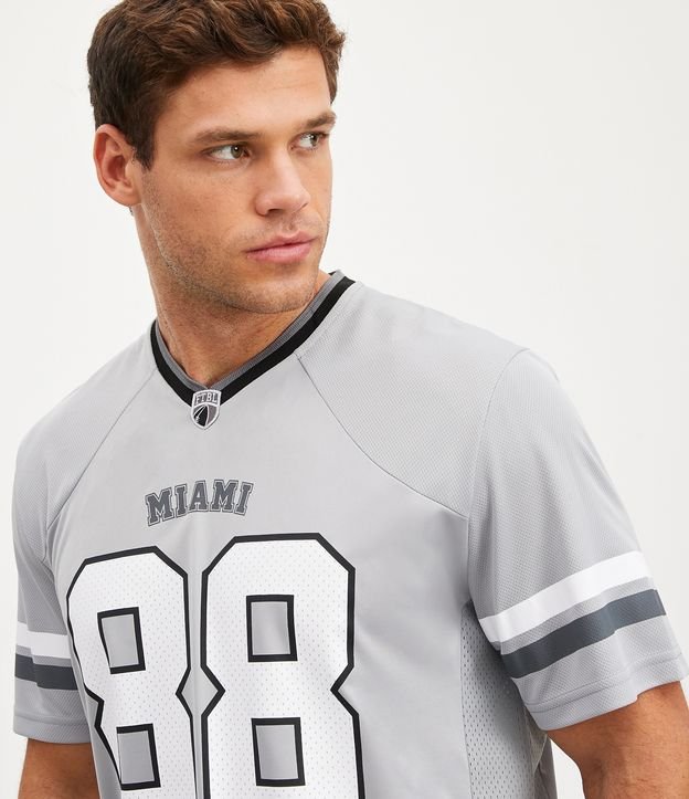 Camiseta Esportiva Dry Fit Futebol Americano com Estampa Miami 88 Cinza 5