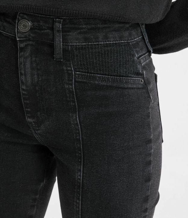 Calça Boot Cut Cintura Alta em Jeans com Costura Aparente no Bolso Preto 4