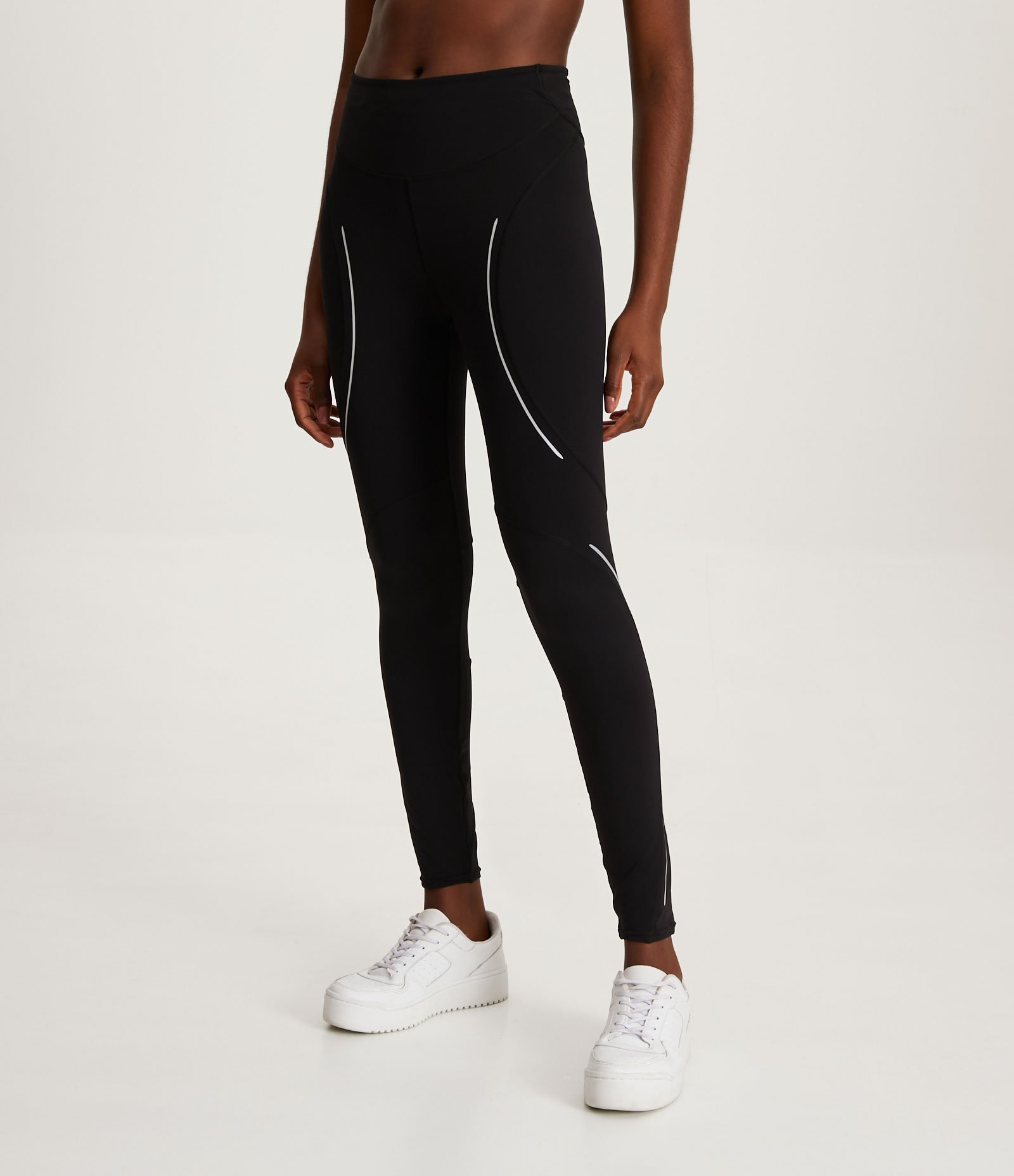 Calça Legging Esportiva com Detalhes Refletivos Preto 1