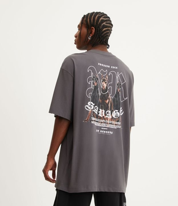 Camiseta Oversized em Algodão com Estampa Dogs No Regrets Cinza Escuro 3