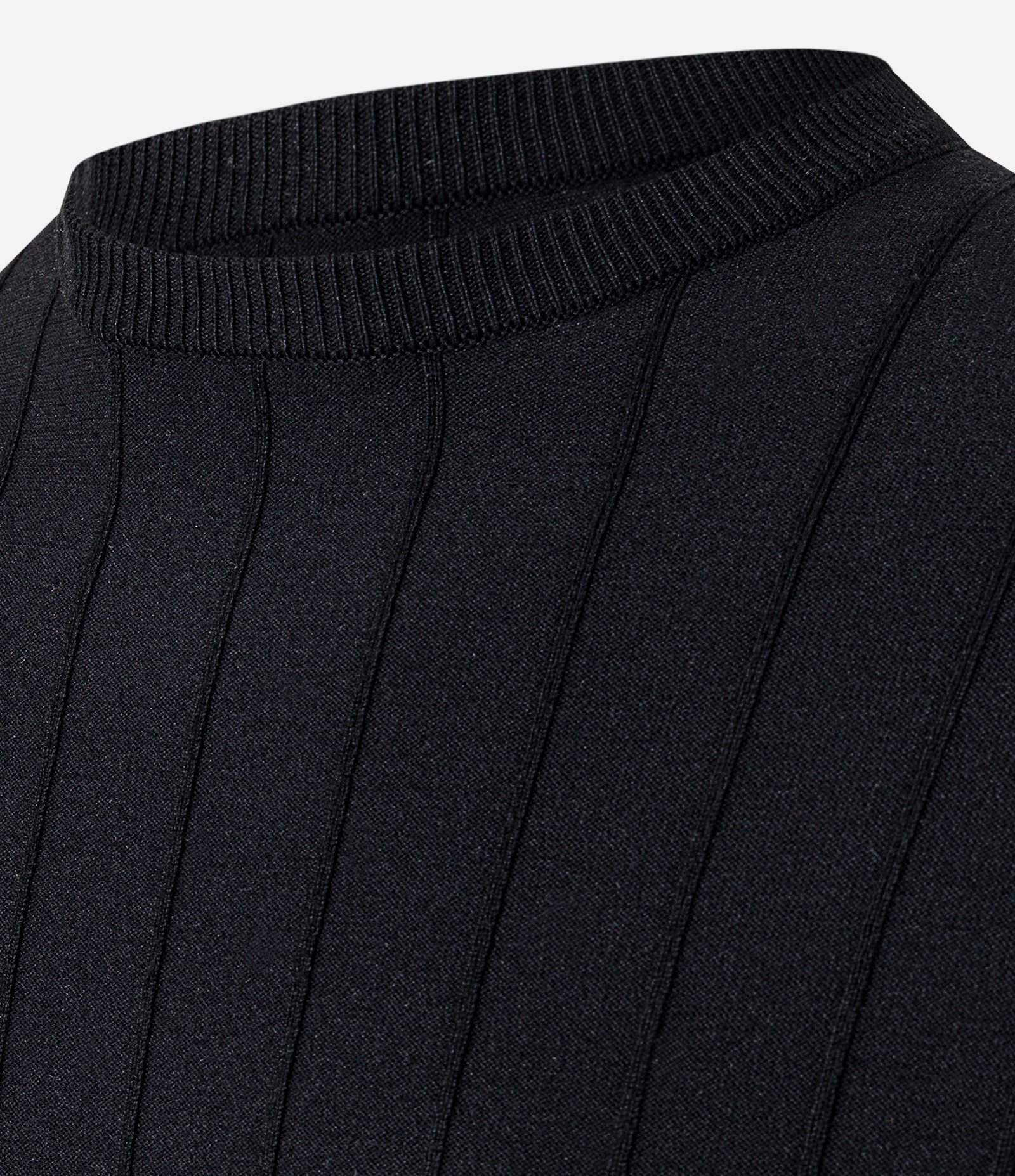 Camiseta Slim em Tricô com Relevos Verticais Preto 10
