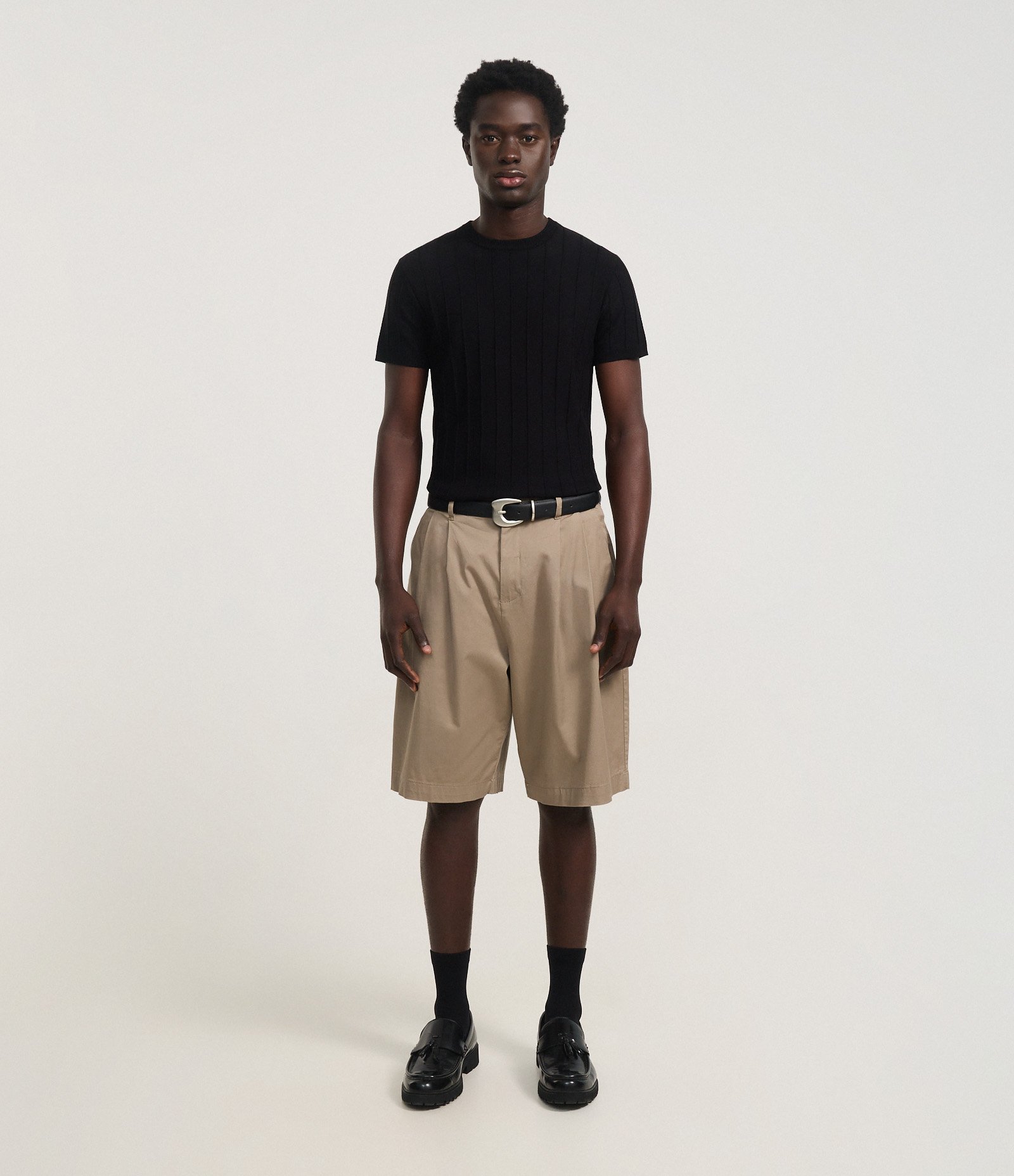 Camiseta Slim em Tricô com Relevos Verticais Preto 2