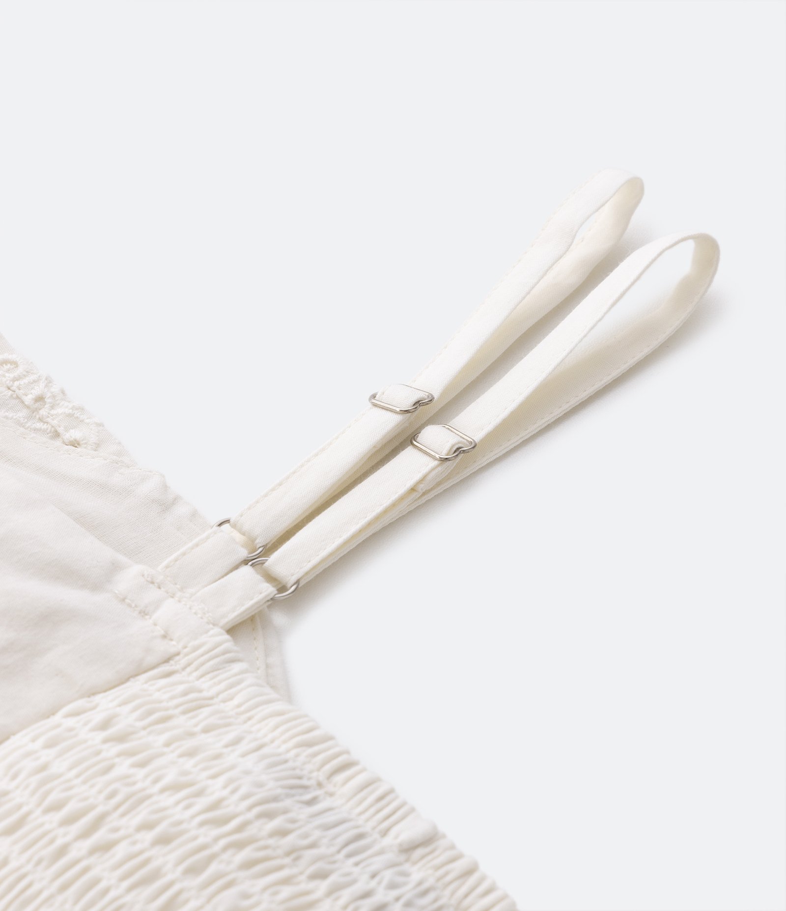 Blusa de Alça Infantil em Laise com Laço de Broderie e Latex nas Costas - Tam 5 a 14 Anos Bege 3