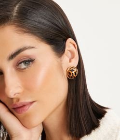 Brinco Botão com Interior em Resina Estampada