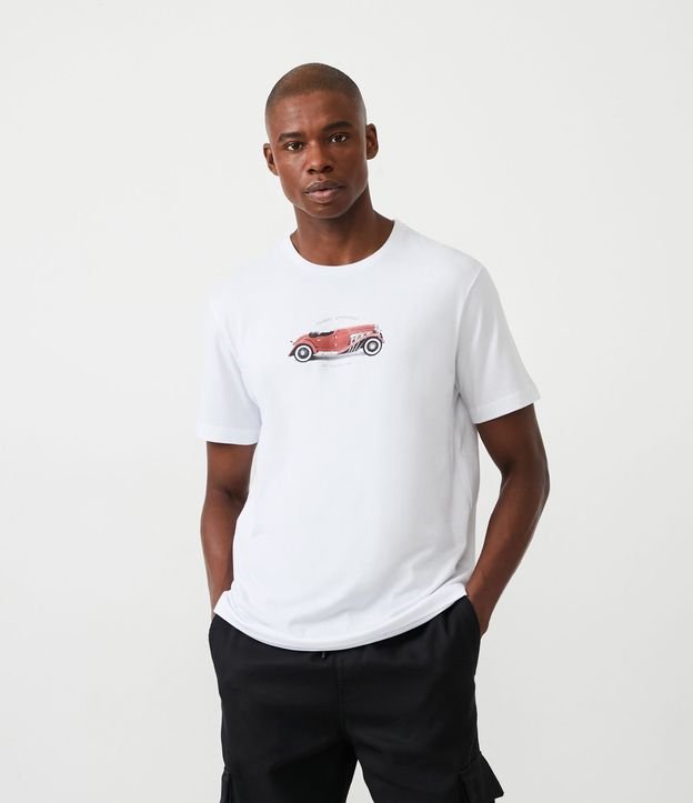 Camiseta Comfort em Algodão com Estampa de Carro Vintage - Cor: Branco - Tamanho: G