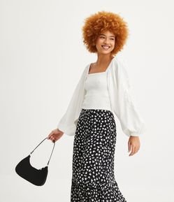 Blusa Cropped em Linho com Manga Bufante com Bordado