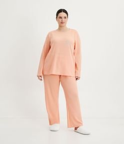 Pijama Longo em Malha Texturizada com Detalhe Bordado Curve & Plus Size