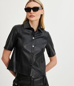 Camisa em Material Sintético com Costura Frontal