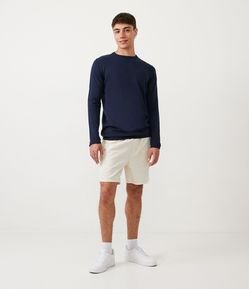 Bermuda Slim em Sarja Texturizada com Cordão