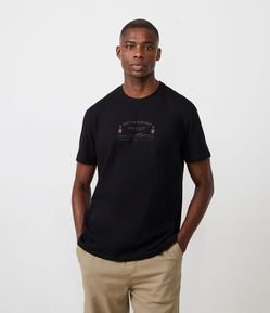 Camiseta Comfort em Algodão com Estampa de Whisky