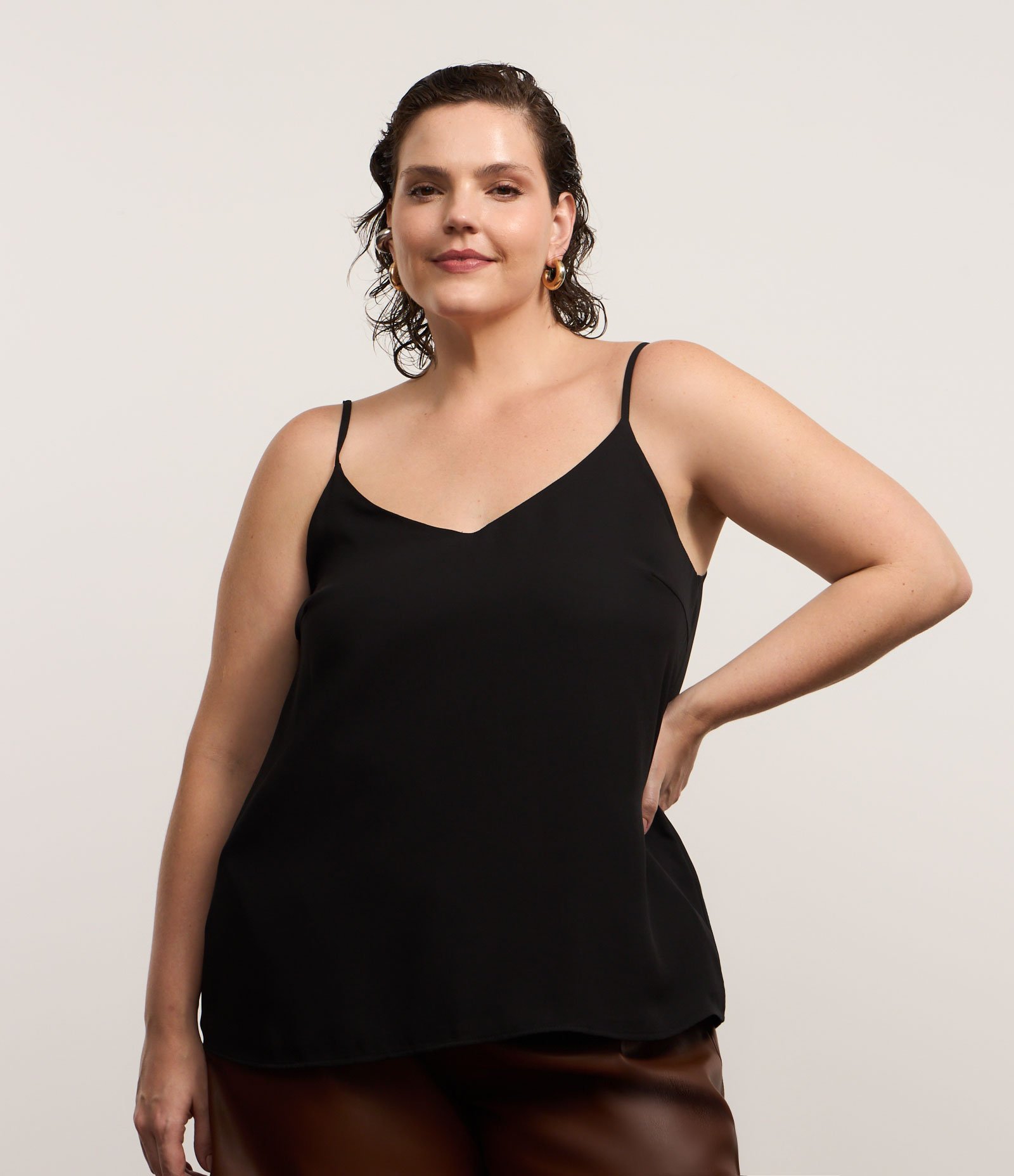Blusa Regata Básica em Crepe Curve & Plus Size Preto 1