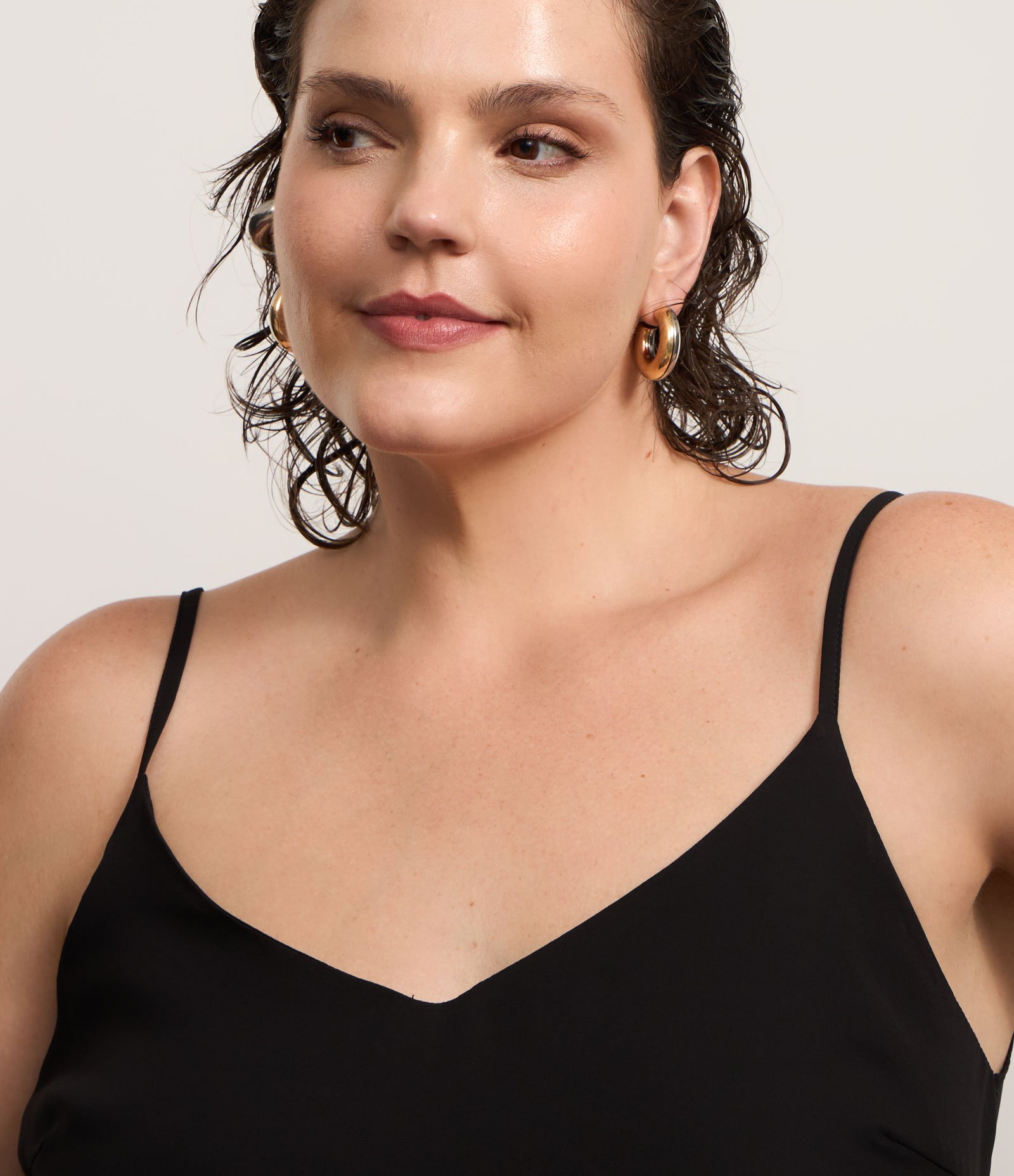 Blusa Regata Básica em Crepe Curve & Plus Size Preto 2