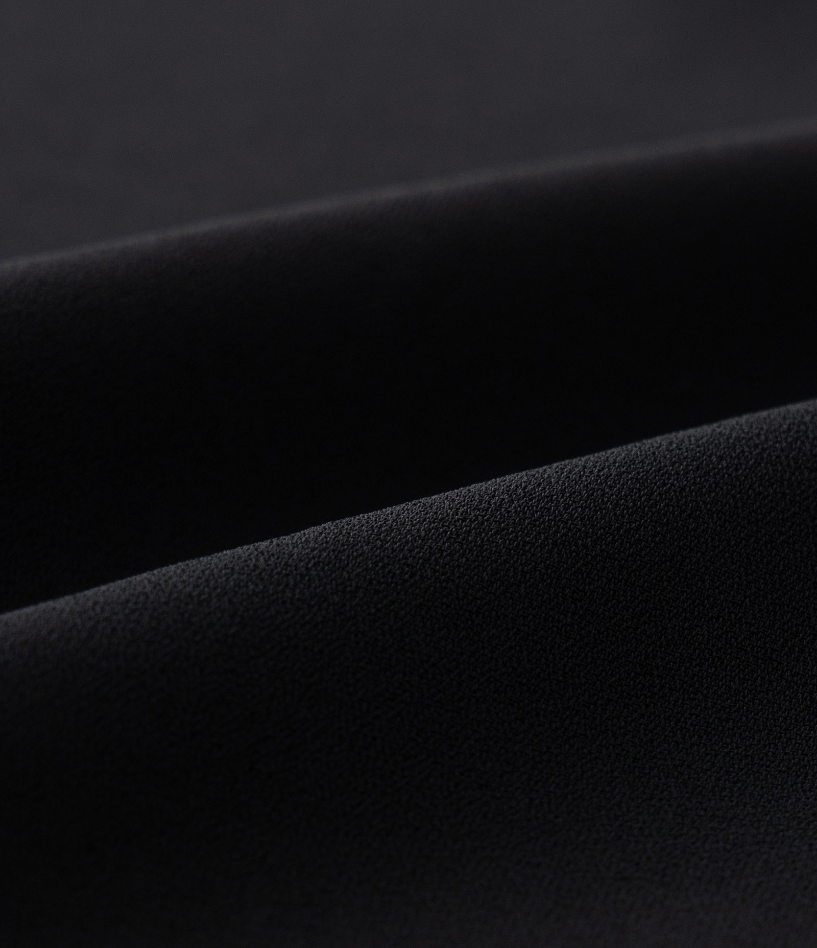 Blusa Regata Básica em Crepe Curve & Plus Size Preto 7