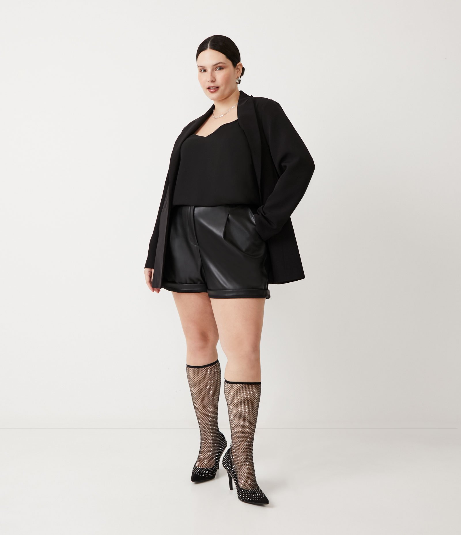 Blusa Regata Básica em Crepe Curve & Plus Size Preto 2