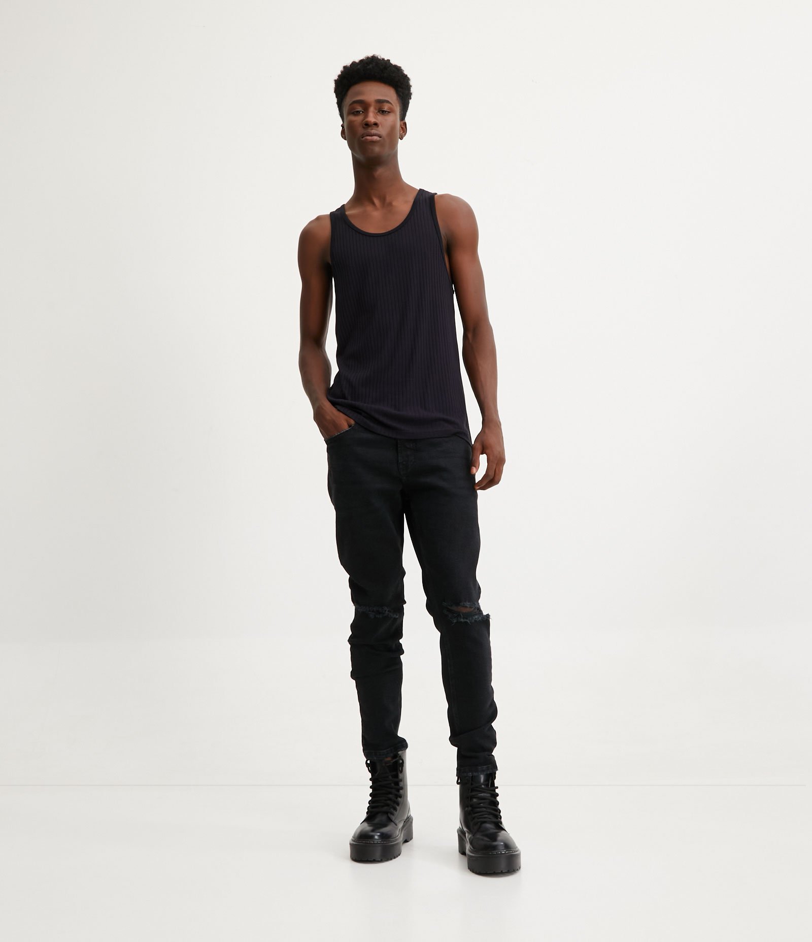 Calça Skinny Cropped Jeans com Puídos Preto 1