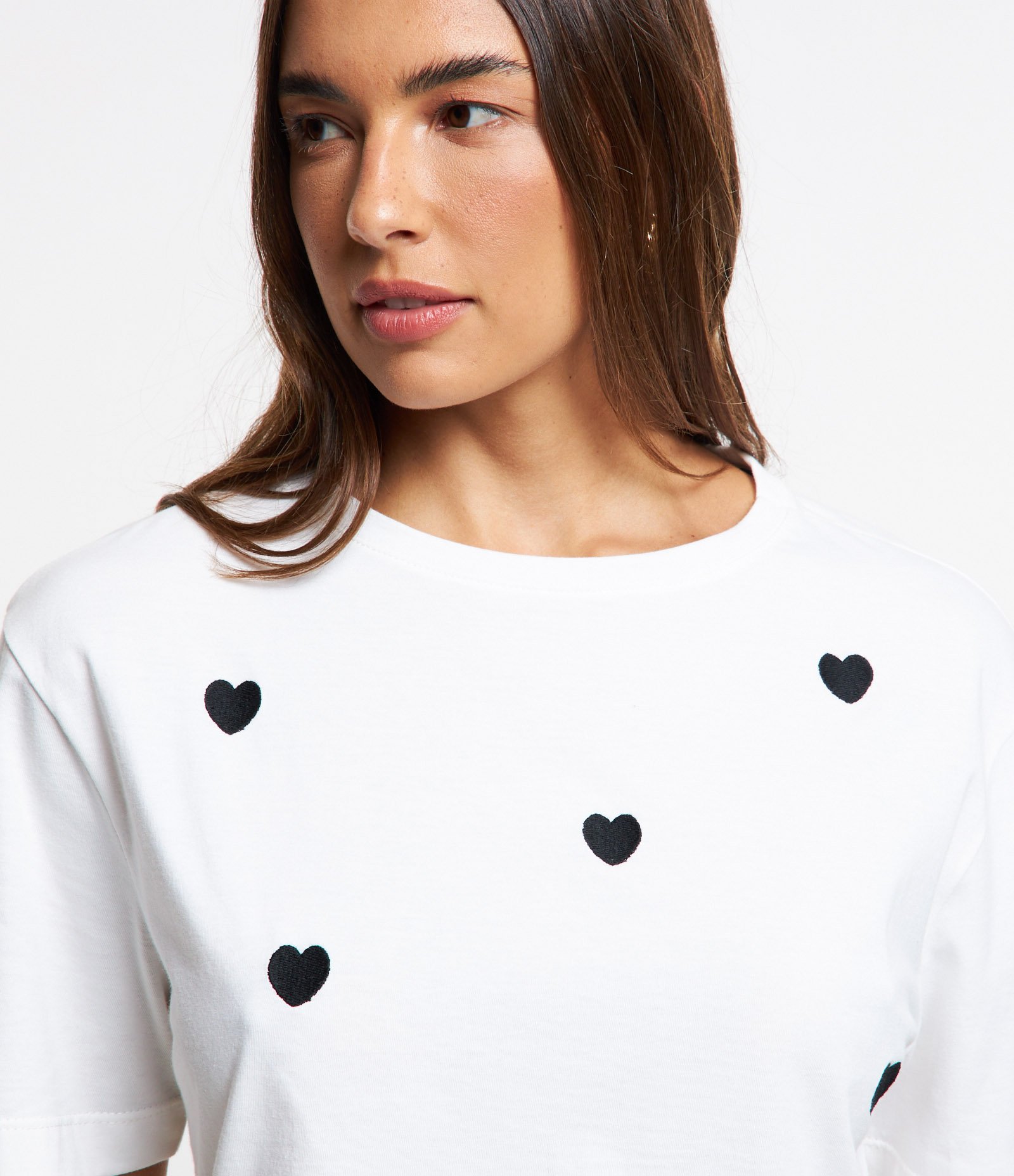 Blusa em Meia Malha com Manga Curta e Bordados de Corações Branco 4