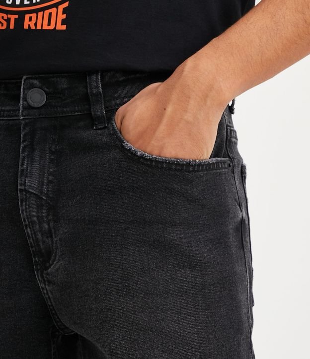 Bermuda Skinny Jeans com Bolsos Preto 4