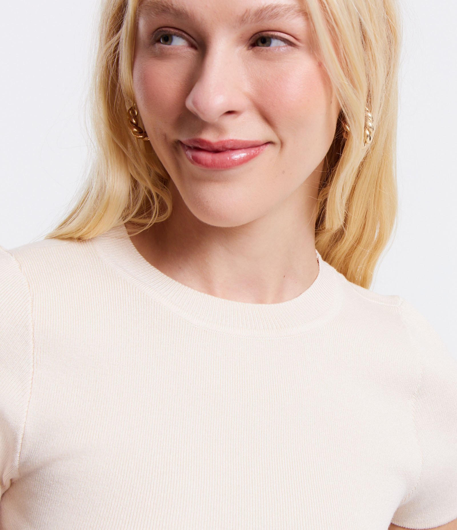 Blusa Básica Cropped Canelada em Viscose 4