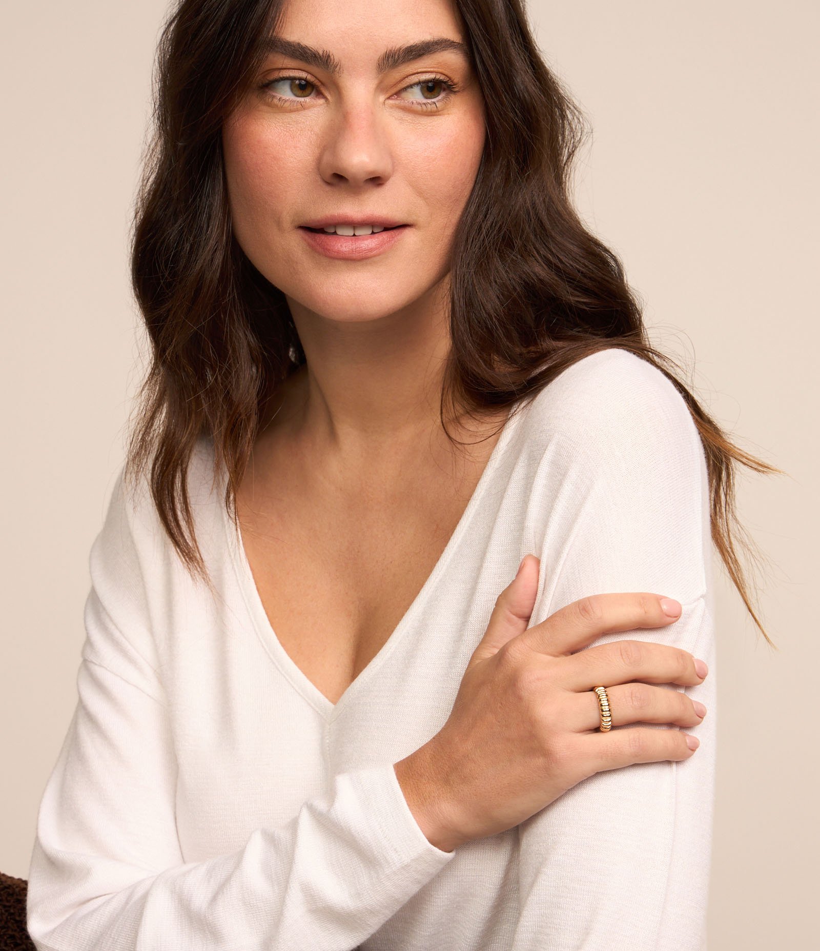 Blusa em Meia Malha Texturizada com Decote V Branco 3
