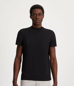 Camiseta em Meia Malha com Gola Média e Manga Curta
