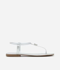 Sandália Rasteira com Tira Fina e Pedra no Topo