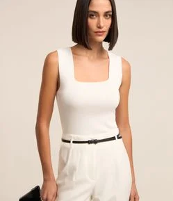 Blusa em Tricô com Decote Quadrado