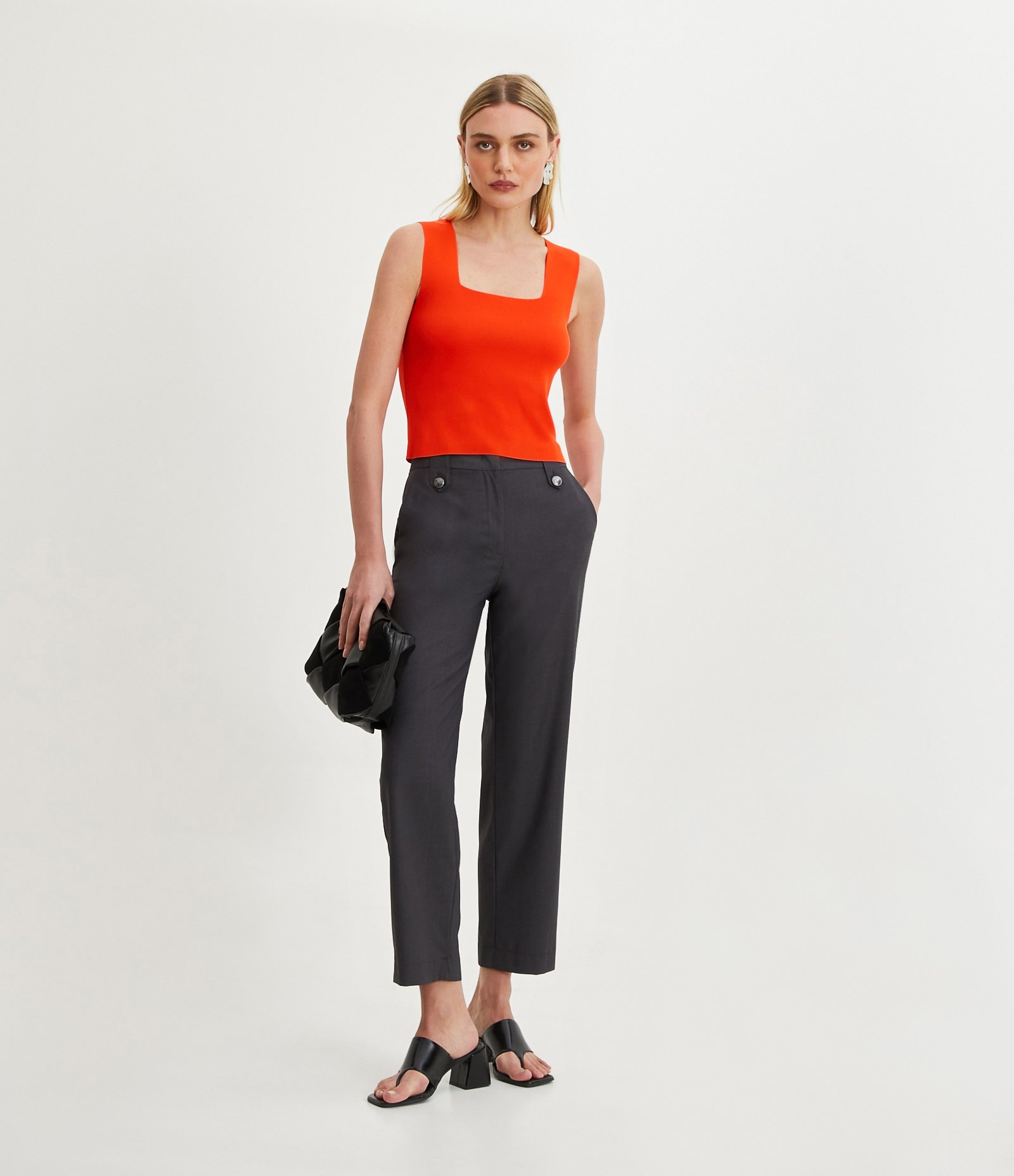 Blusa em Tricô com Decote Quadrado 2