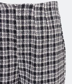 Calça Pantalona em Tweed com Estampa Xadrez e Bolso Traseiro