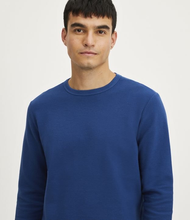 Camiseta Slim em Algodão com Textura e Manga Longa - Cor: Azul Médio - Tamanho: G
