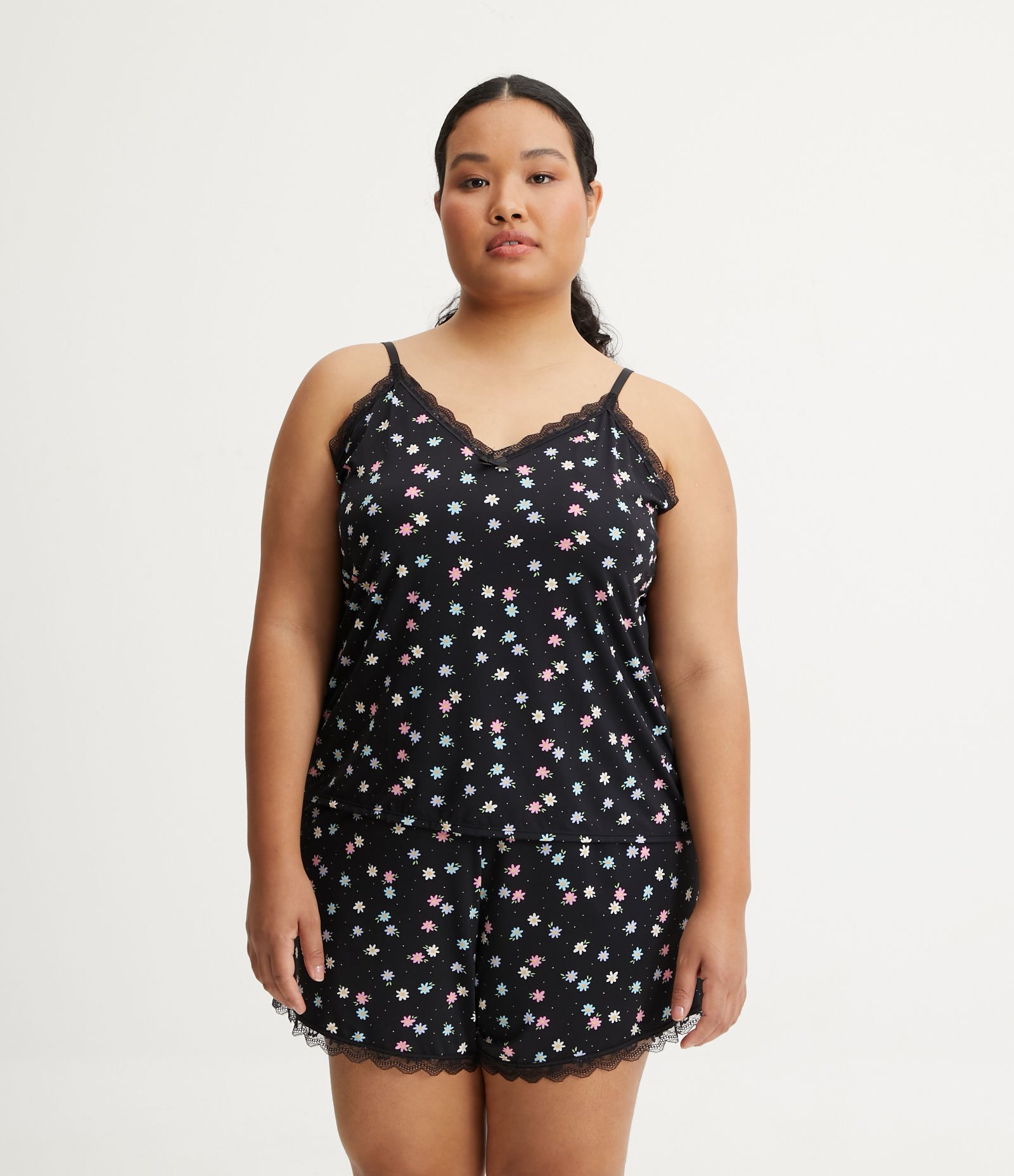 Pijama Short Doll Alcinha em Poliamida com Estampa Floral Curve & Plus Preto 1