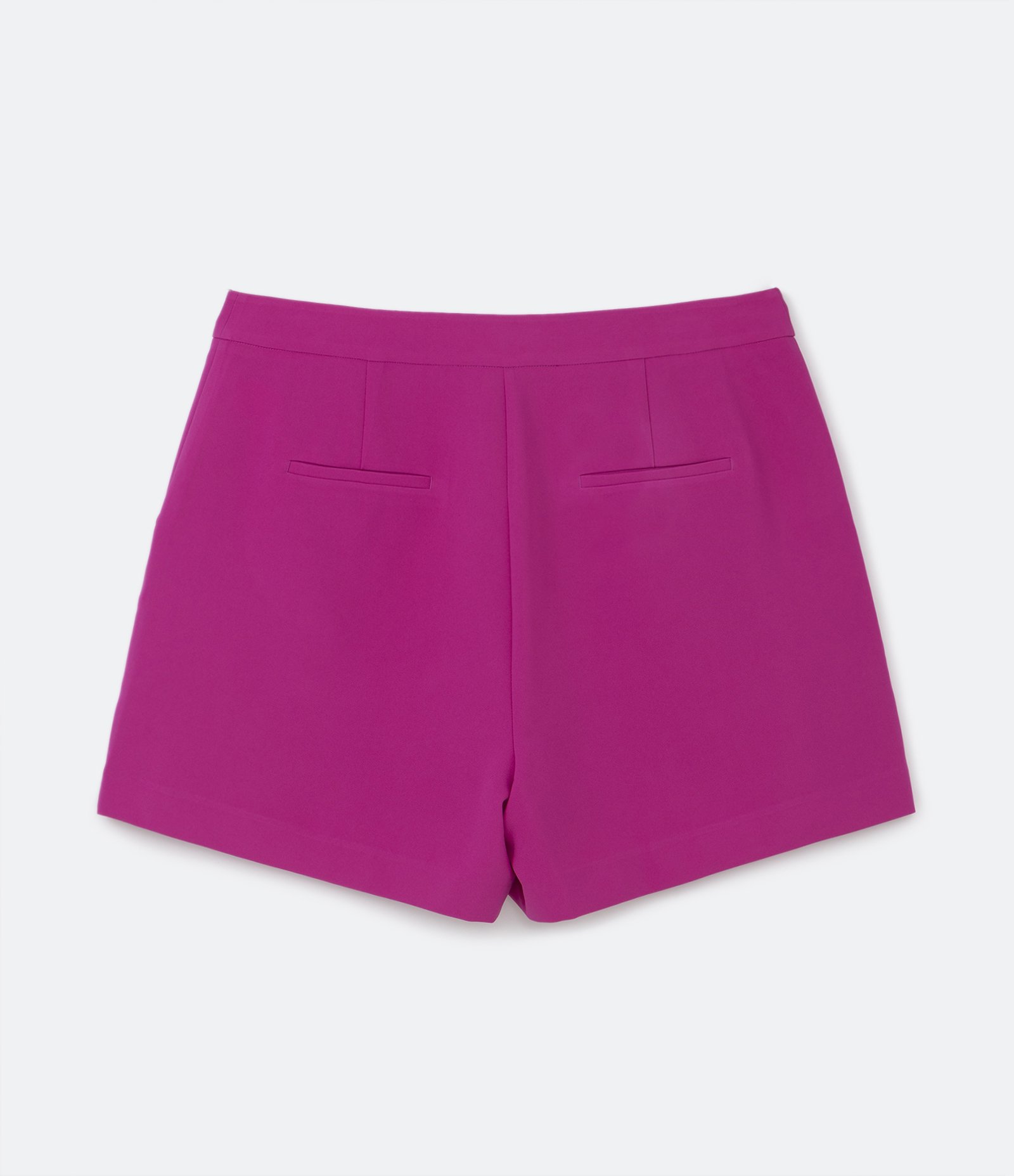 Bermuda em Crepe com Detalhe de Botões nos Bolsos Curve & Plus Size 6