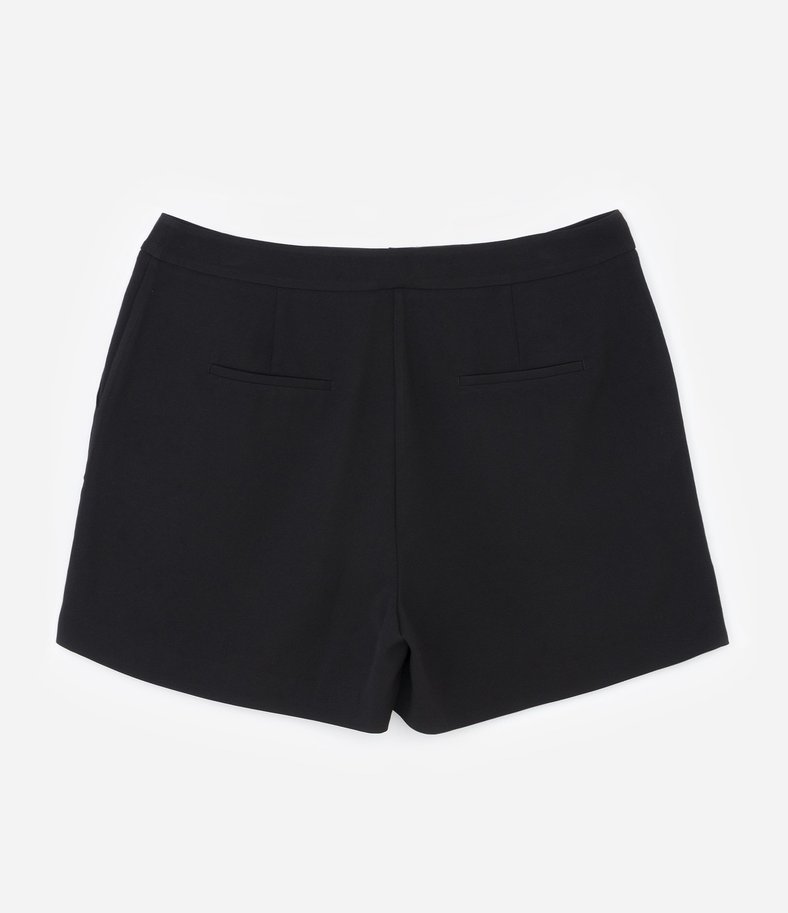 Bermuda em Crepe com Detalhe de Botões nos Bolsos Curve & Plus Size Preto 7