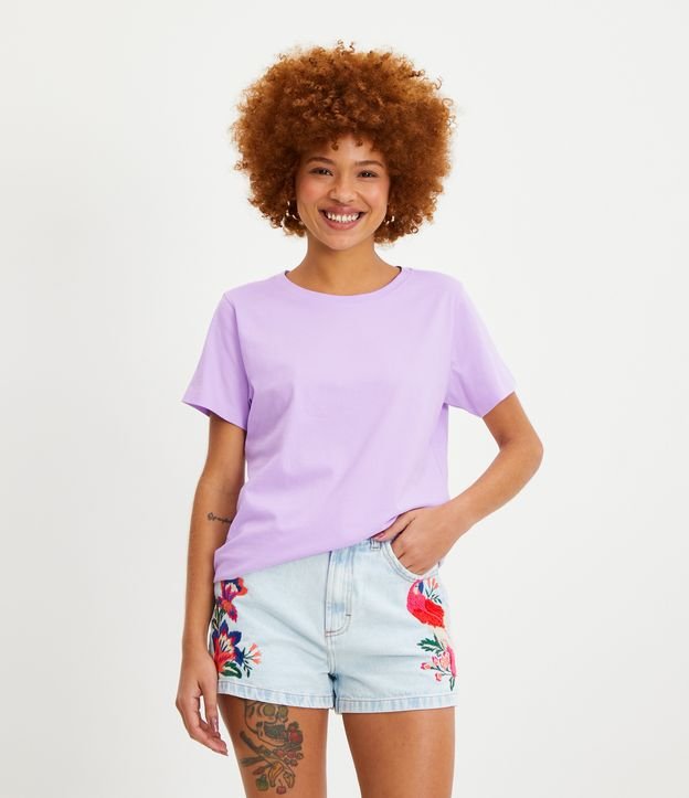 Camiseta em Algodão Peruano com Gola Redonda e Manga Curta