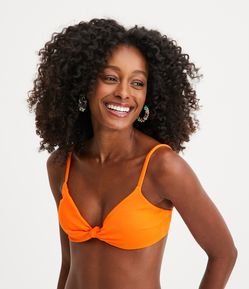 Biquíni Top com Nó no Decote e Textura