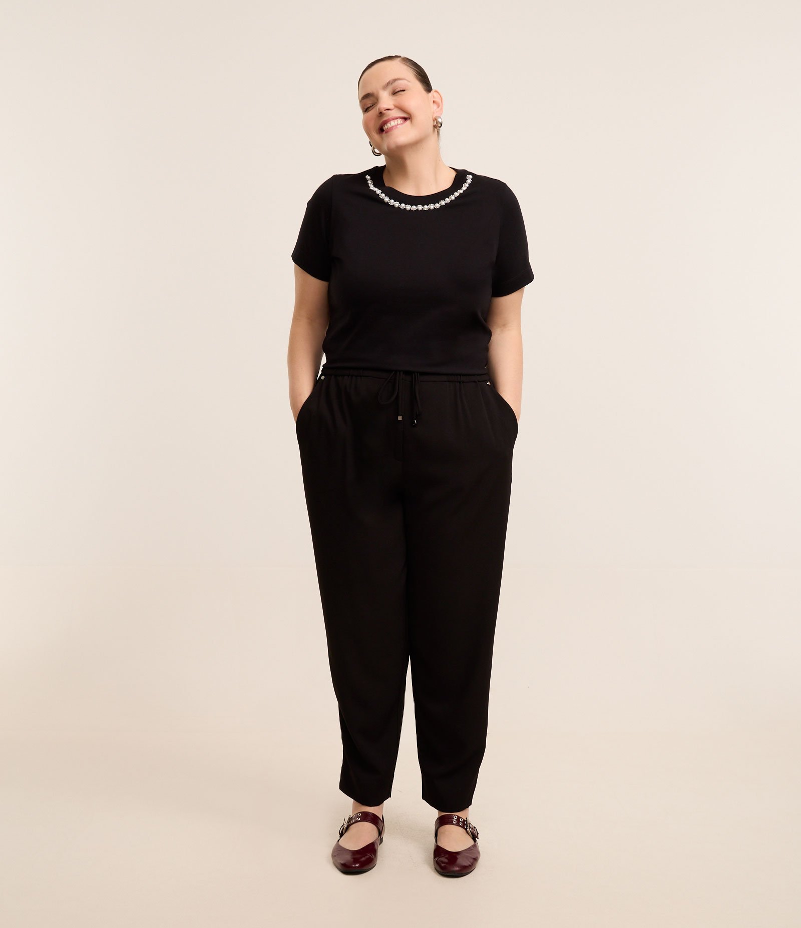 Calça Fluida com Elástico e Amarração Curve & Plus Size Preto 1