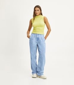 Calça Anos 90 Cintura Alta  Alfaiataria em Jeans com Pregas