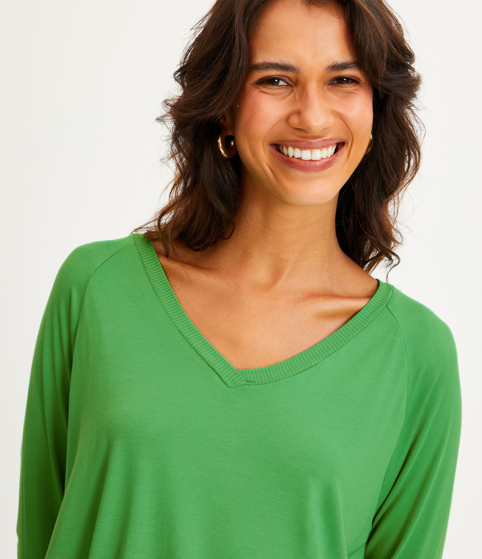 Blusa Básica em Viscose com Manga 3/4 e Decote V 4
