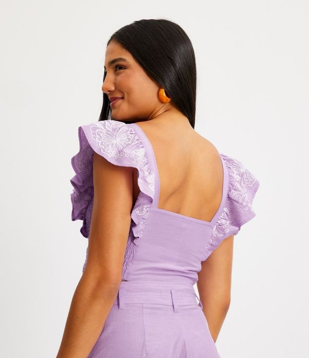 Blusa Cropped en Lino con Volados Bordados de Mariposas Violeta 3