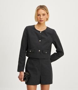 Jaqueta Curta em Tweed com Botões Contrastantes