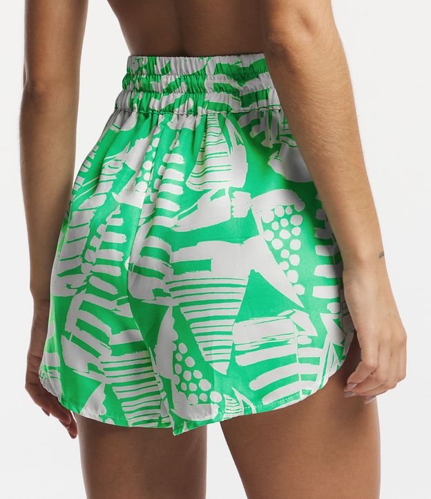 Saída de Praia Short em Chiffon com Amarração no Cós e Estampa Barcos Verde/ Branco 3