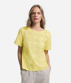 Blusa Manga Curta com Ondas em Laise com Coqueiros Bordados