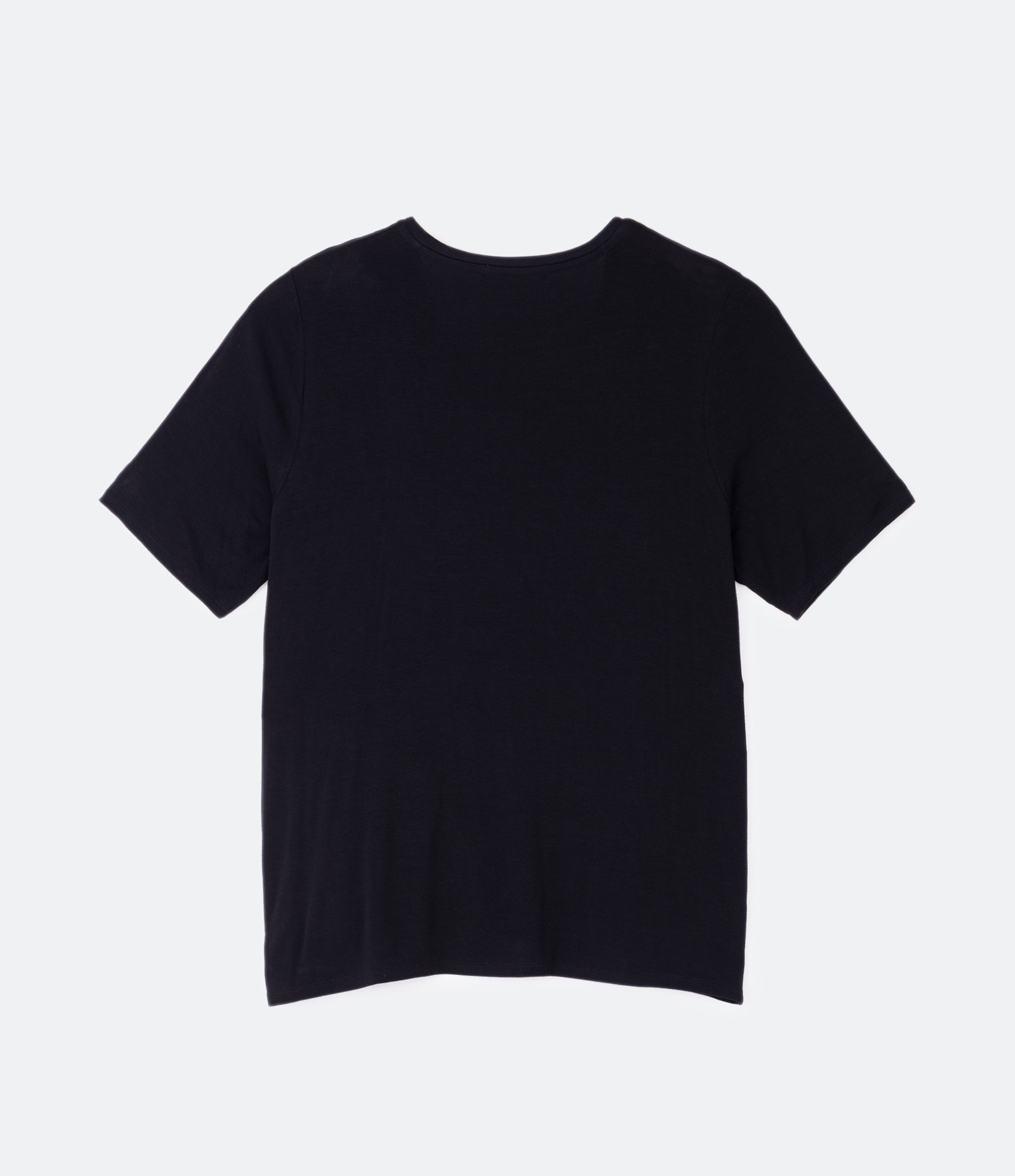 Blusa Básica em Viscose com Gola V Curve & Plus Size Preto 6