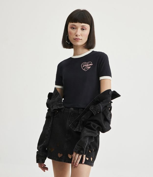 Blusa Cropped em Meia Malha com Estampa Valentine Club