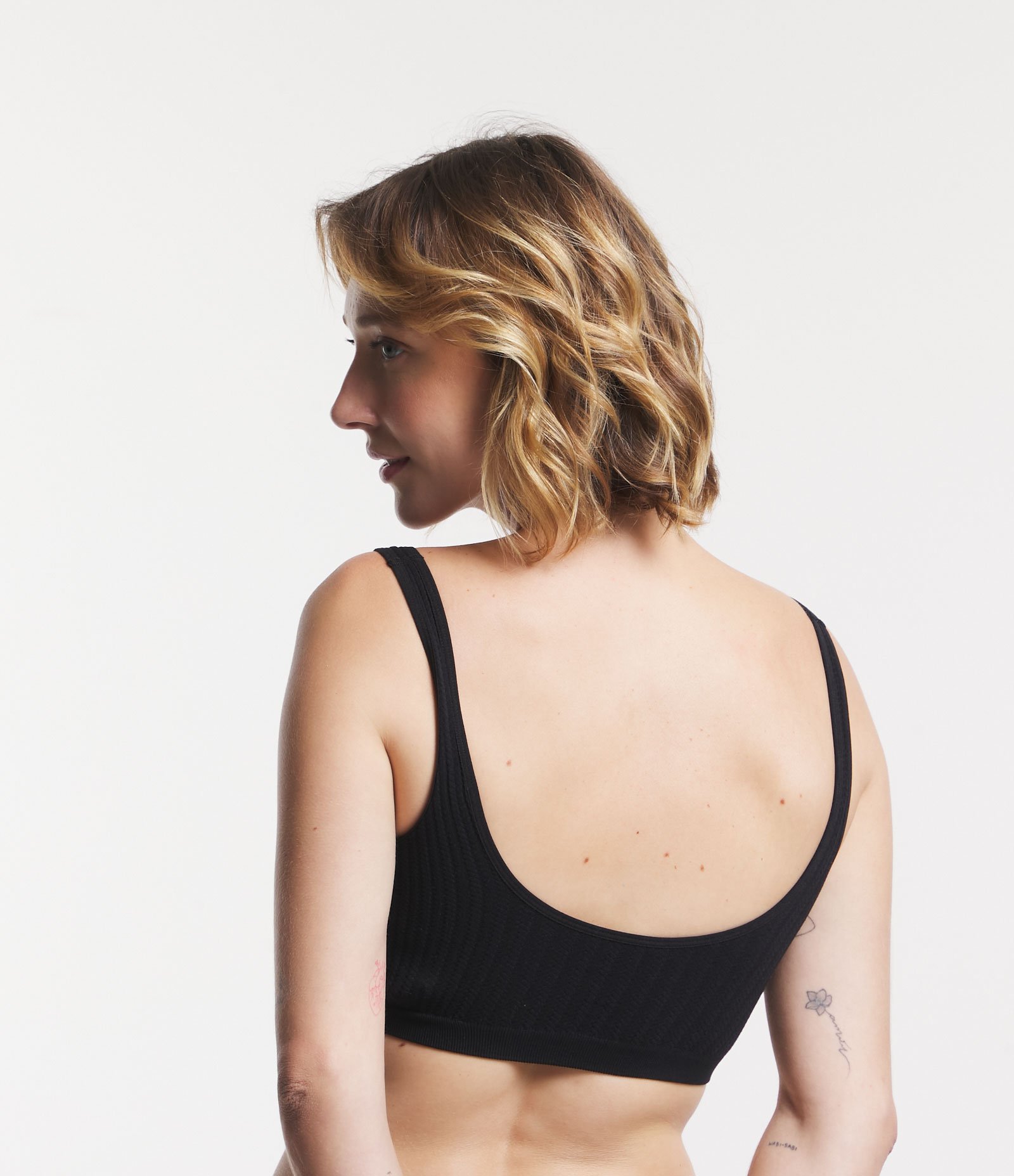 Sutiã Top Sem Bojo e Sem Aro em Poliamida com Textura Canelada Preto 3